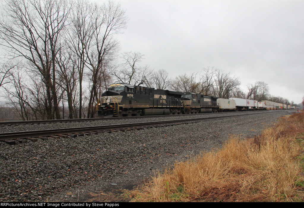 NS 8170 with a westbound intermodal train